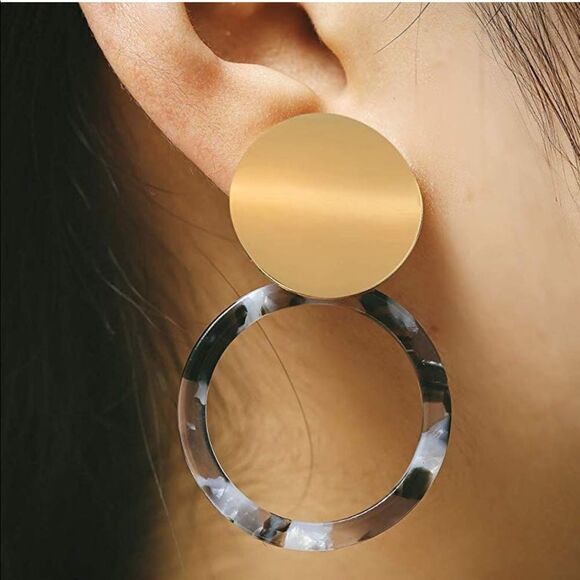 ✨HP✨Round Dangle Hoop Earrings✨ - Picture 1 of 4